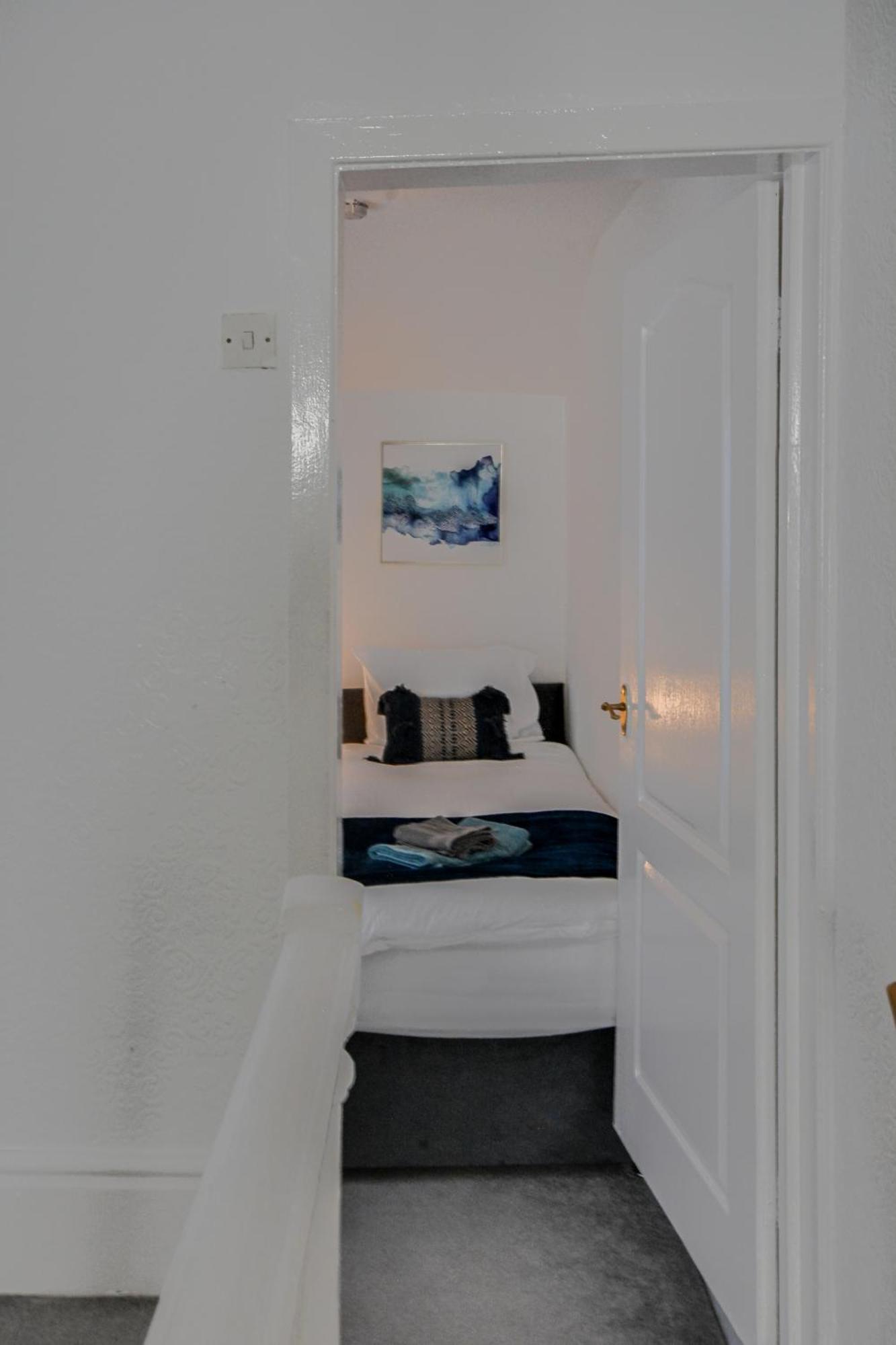 Stay With Alexandra 2 Free Parking - High Speed Free Wifi Ливърпул Екстериор снимка
